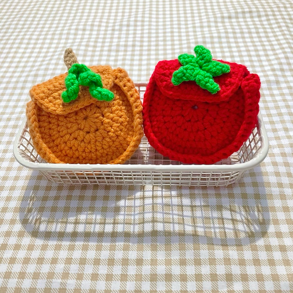 กระเป๋าไหมพรมผลไม้ใบจิ๋ว กระเป๋าใส่หูฟัง ใส่แอร์พอร์ต 🍊🍏🍎🍅 อ่านรายละเอียดก่อนสั่งซื้อสินค้า