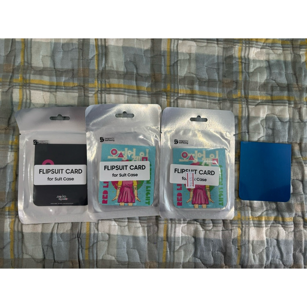 ปล่อยต่อมือ 1 FLUPSUIT CARD for suitcase  สำหรับ Samsung Galaxy Z flip 5  ลาย Squid Game เคสแม่เหล็ก