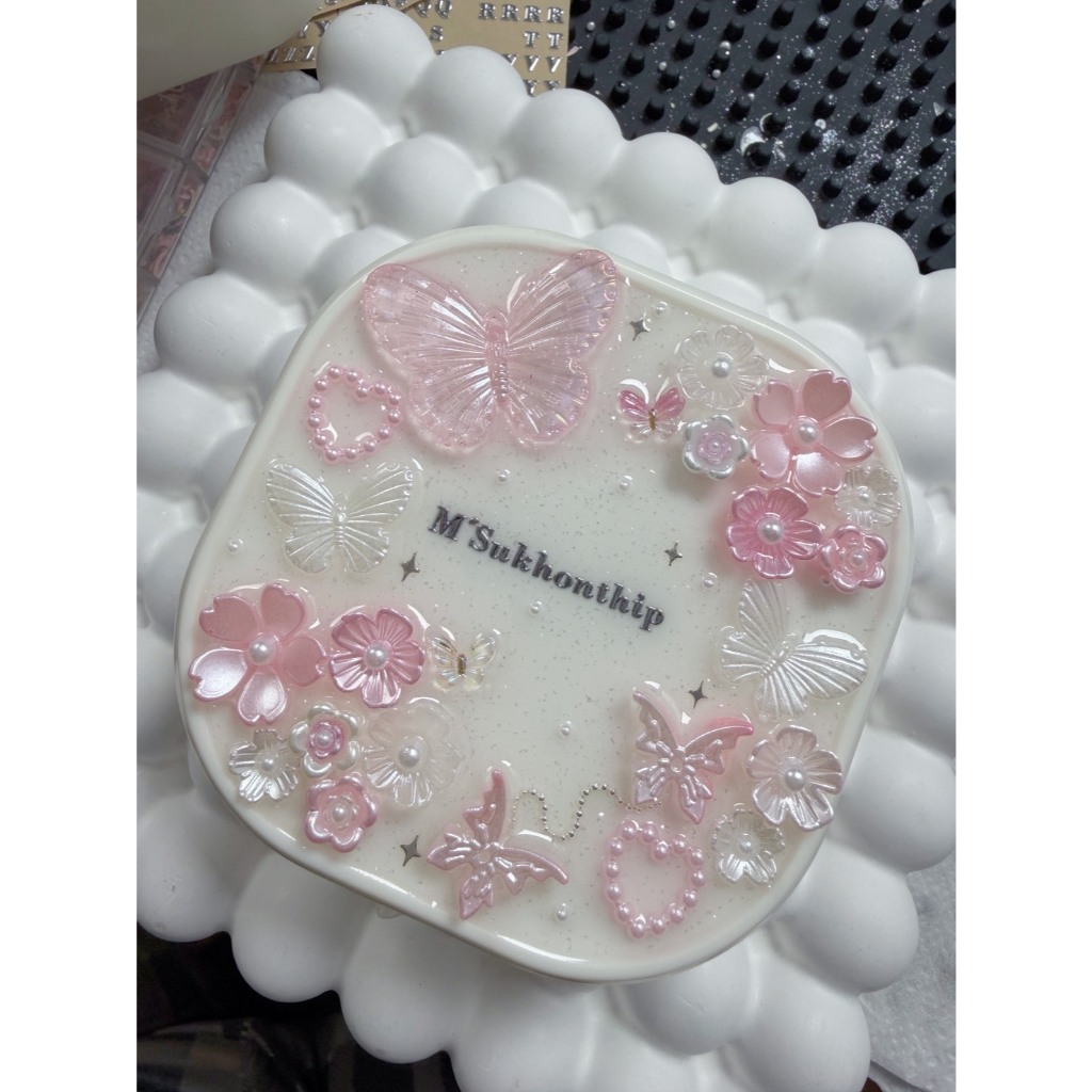 กล่องรีเทนเนอร์ ใส่ชื่อได้ (งานเคลือเรซิ่นน่ารักๆ) โทนเจ้าหญิงเจ้าใจ