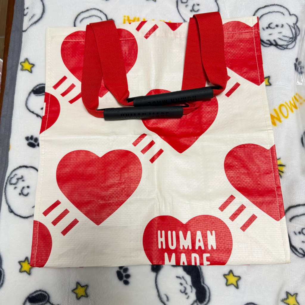 กระเป๋าHumanmadeลายหัวใจสีแดง
