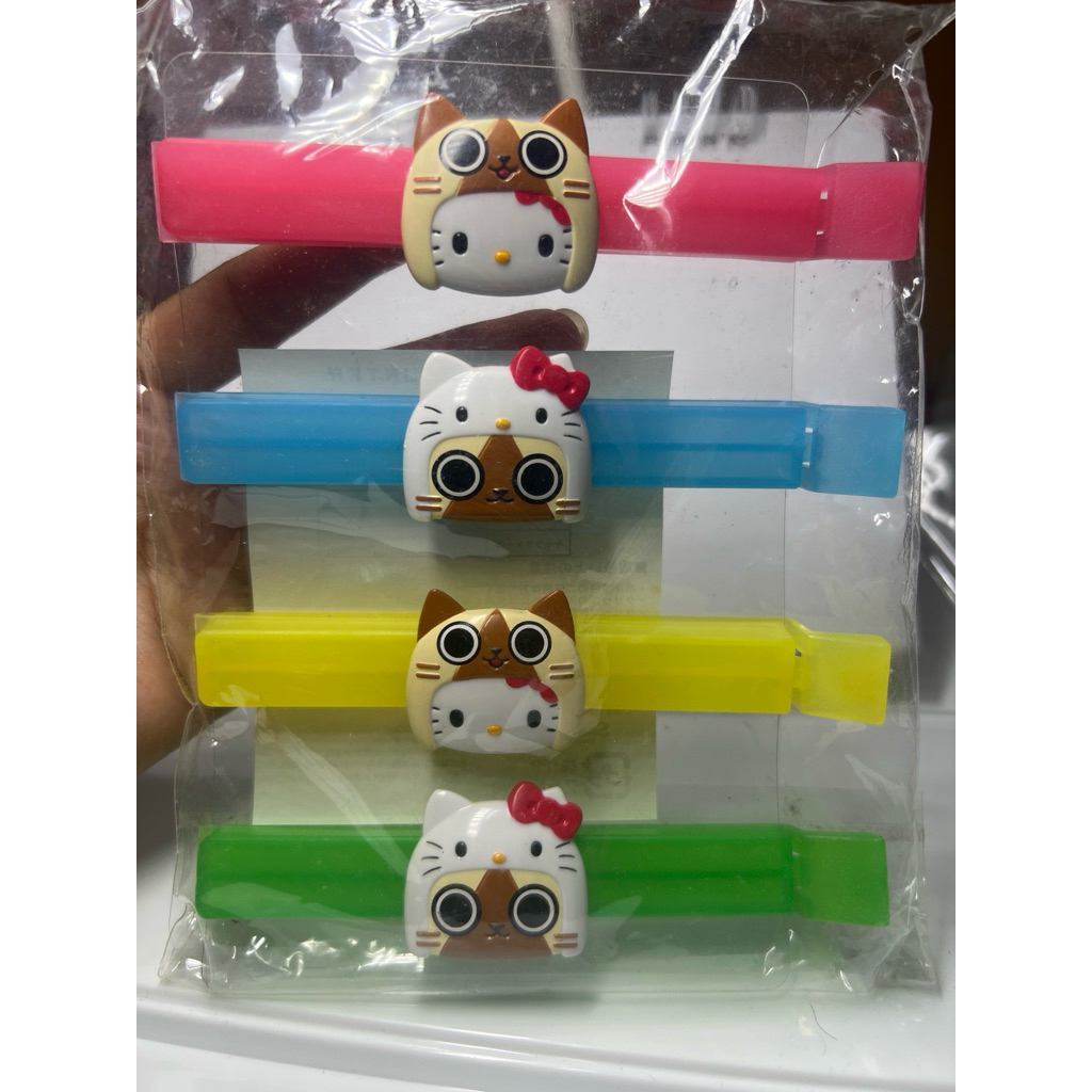 ที่หนีบของใช้ในครัวลาย Hello Kitty x Monster Hunter