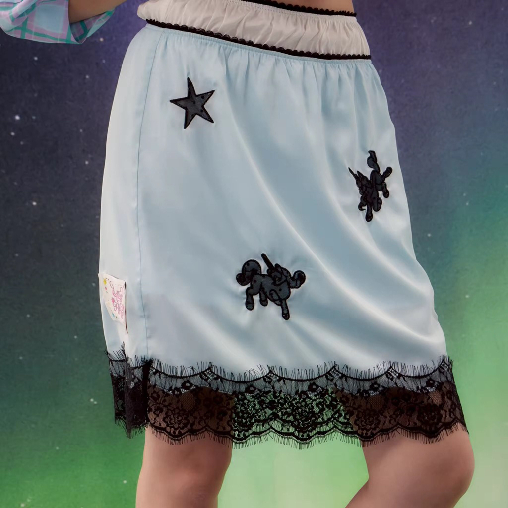 💙🦄New+พร้อมส่ง💙🦄กระโปรงแบรน Endless♾️holiday X Orm Kornnaphat🦄สีสวย ใสสวย แมทได้เยอะ มีสไตล์📸ถ่ายรูป