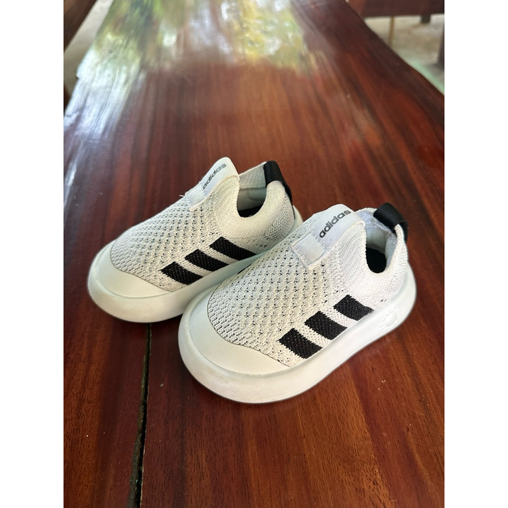 adidas bubblecomfy shoes for kids size 5uk