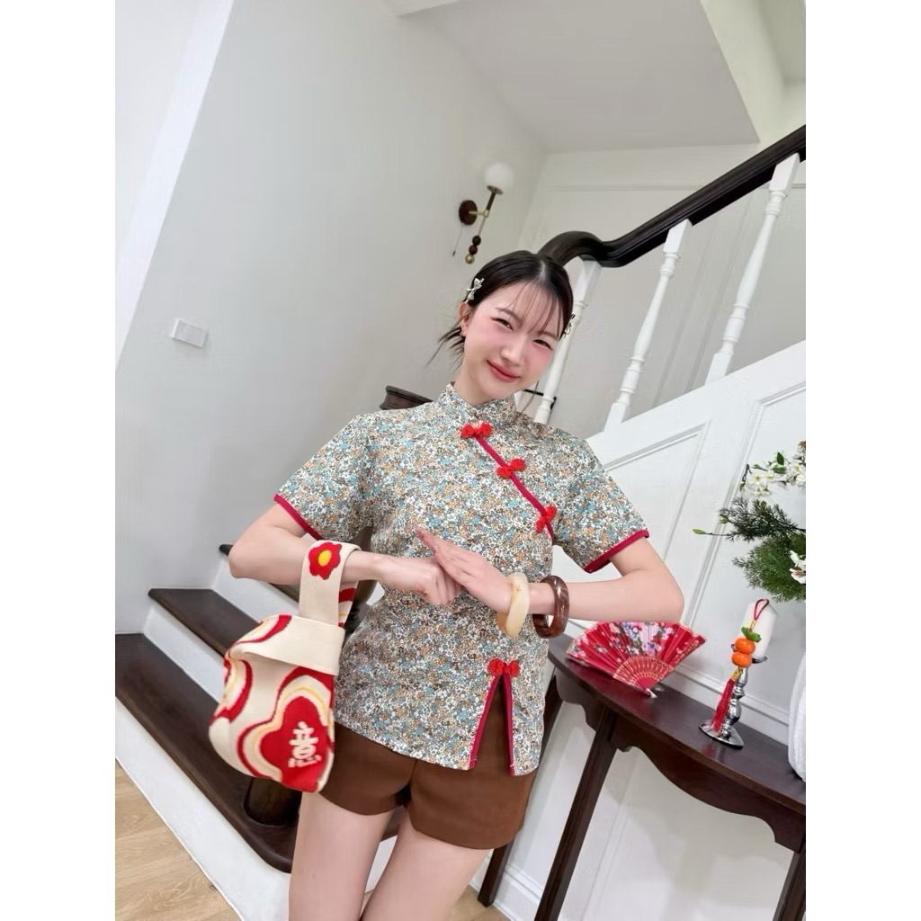 พร้อมส่ง เสื้อกี่เพ้า เสื้อคอจีน ตรุษจีน เสื้อตัวยาวงานคอจีน ผ้าพื้นเป้เป้ เนื้อหนา แต่งขอบแดงกระดุมจีน ทรงตัวยาว