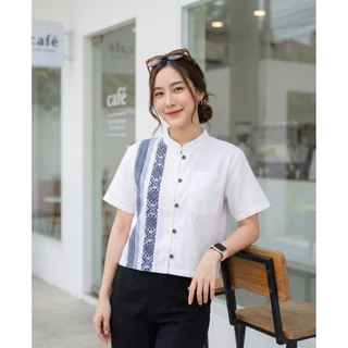 เสื้อพื้นเมืองผู้หญิงคอจีน แต่งแถบผ้าทอลายไทย