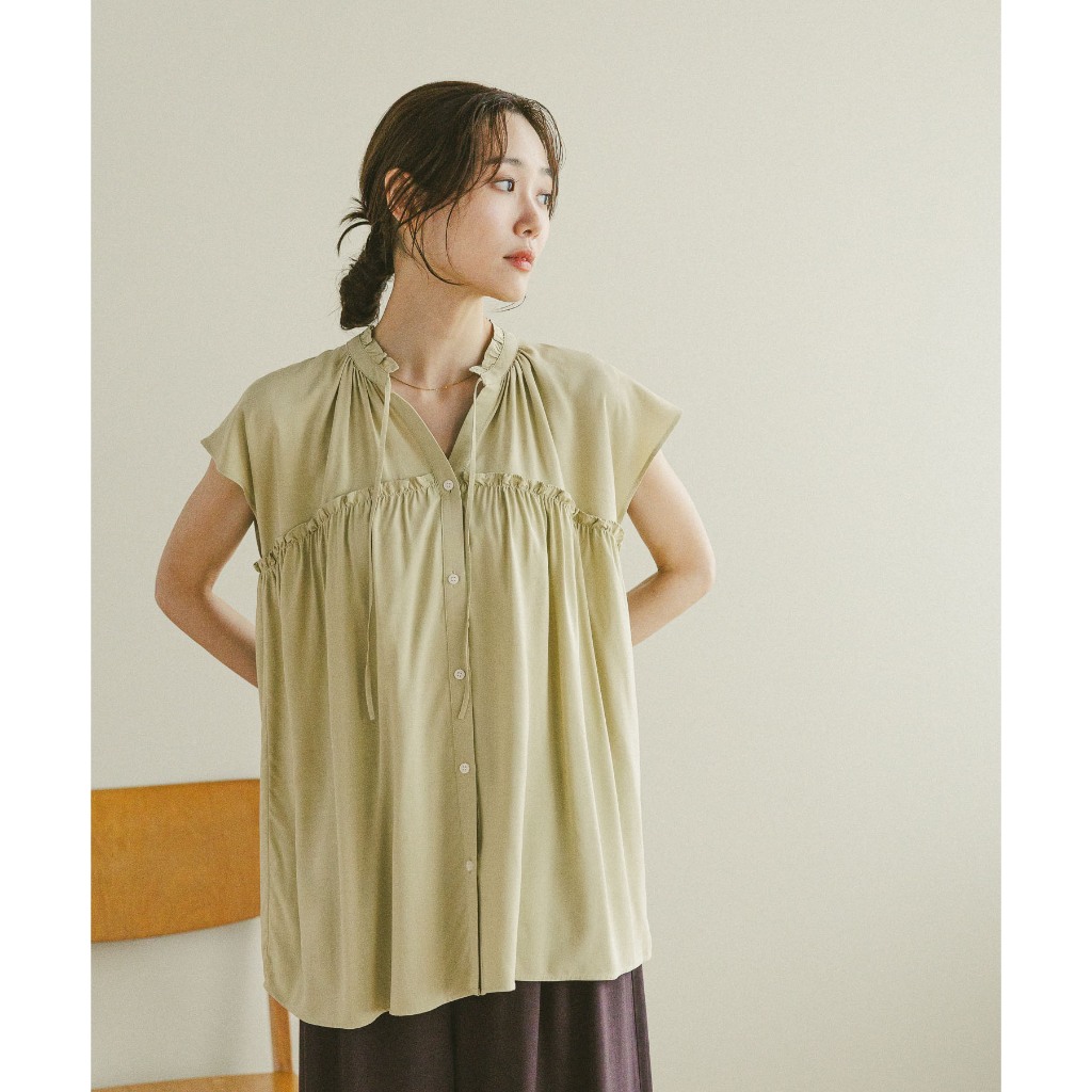 GLOBAL WORK เสื้อเบลาส์คอวี น้ำหนักเบา ใส่สบาย Salasala Relaxed Frill-Neck Top