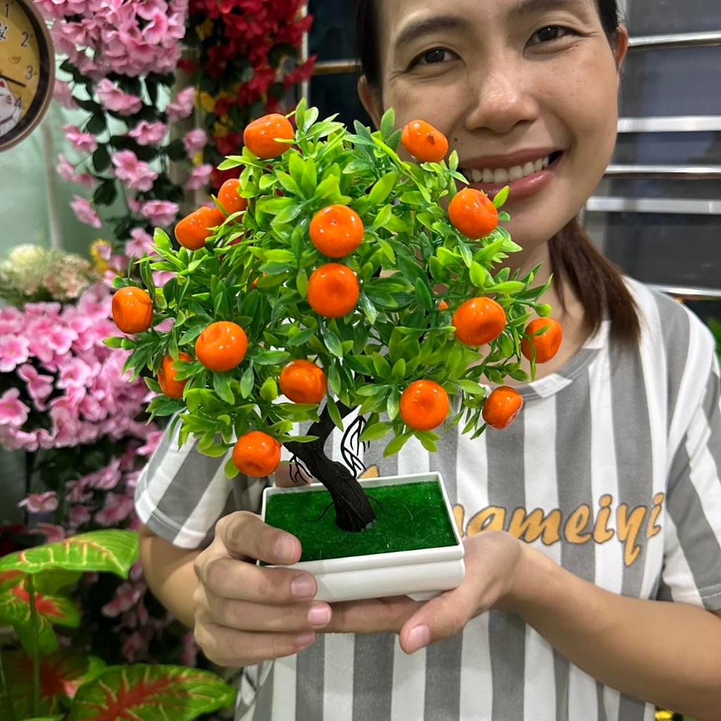 ต้นส้มปลอม ผลไม้ประดิษฐ์ ส้มมงคล แต่งบ้าน โต๊ะทำงาน โต๊ะกาแฟ ต้นไม้ปลอม  มินิมอล สีสันสดใส ของตกแต่ง ส้มลูกดก 24 ลูก