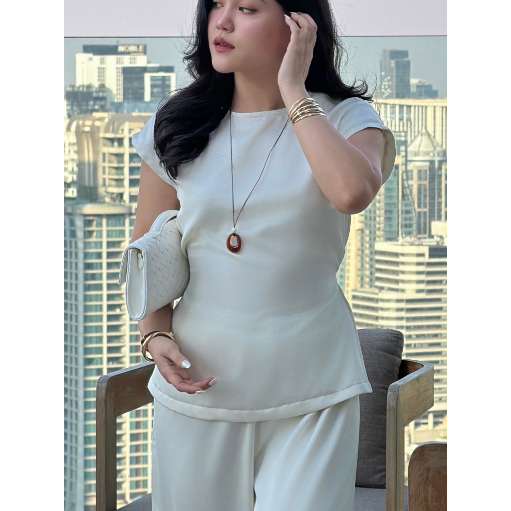 [Pre-Order] RAVii Essentials - Satin Round Neck Top