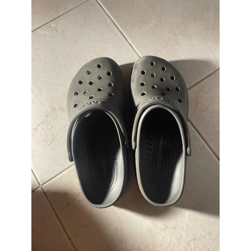 crocs classic m7w9 ประมาณ 40-41