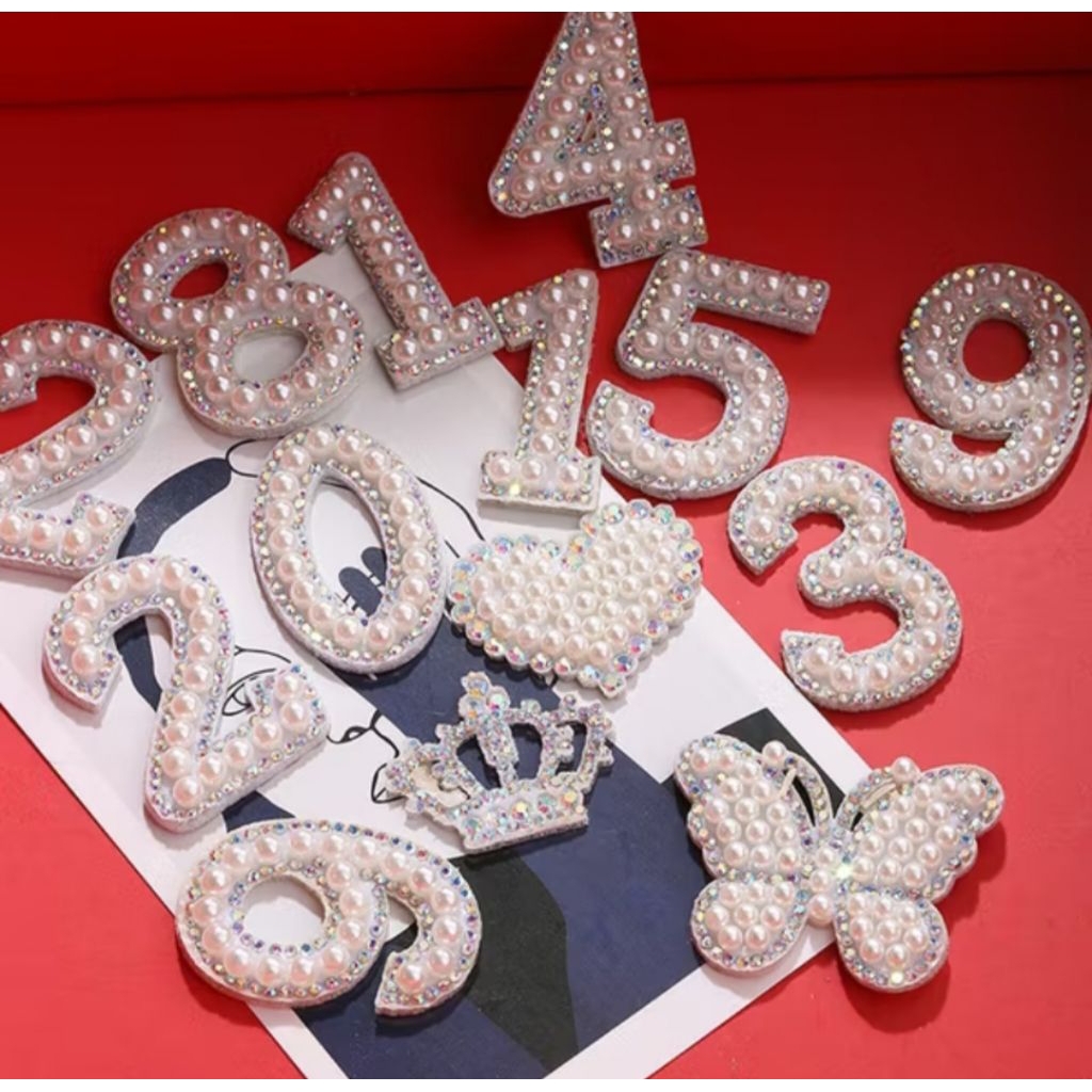 ตัวติดกระเป๋าตัวอักษรภาษาอังกฤษมุก สีขาว ตัวติดรูแป้นใหญ่ ขนาดแป้น 16 มม ติดตกแต่งกระเป๋าไซส์ ML ติดตกแต่ง DIY ได้ตามชอบ - รูปที่ 6