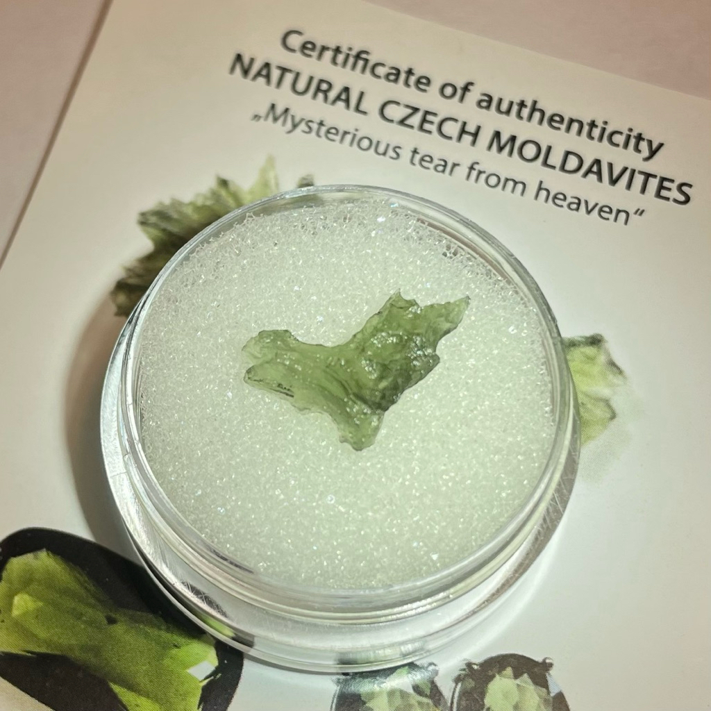 Moldavite tektites 0.65g