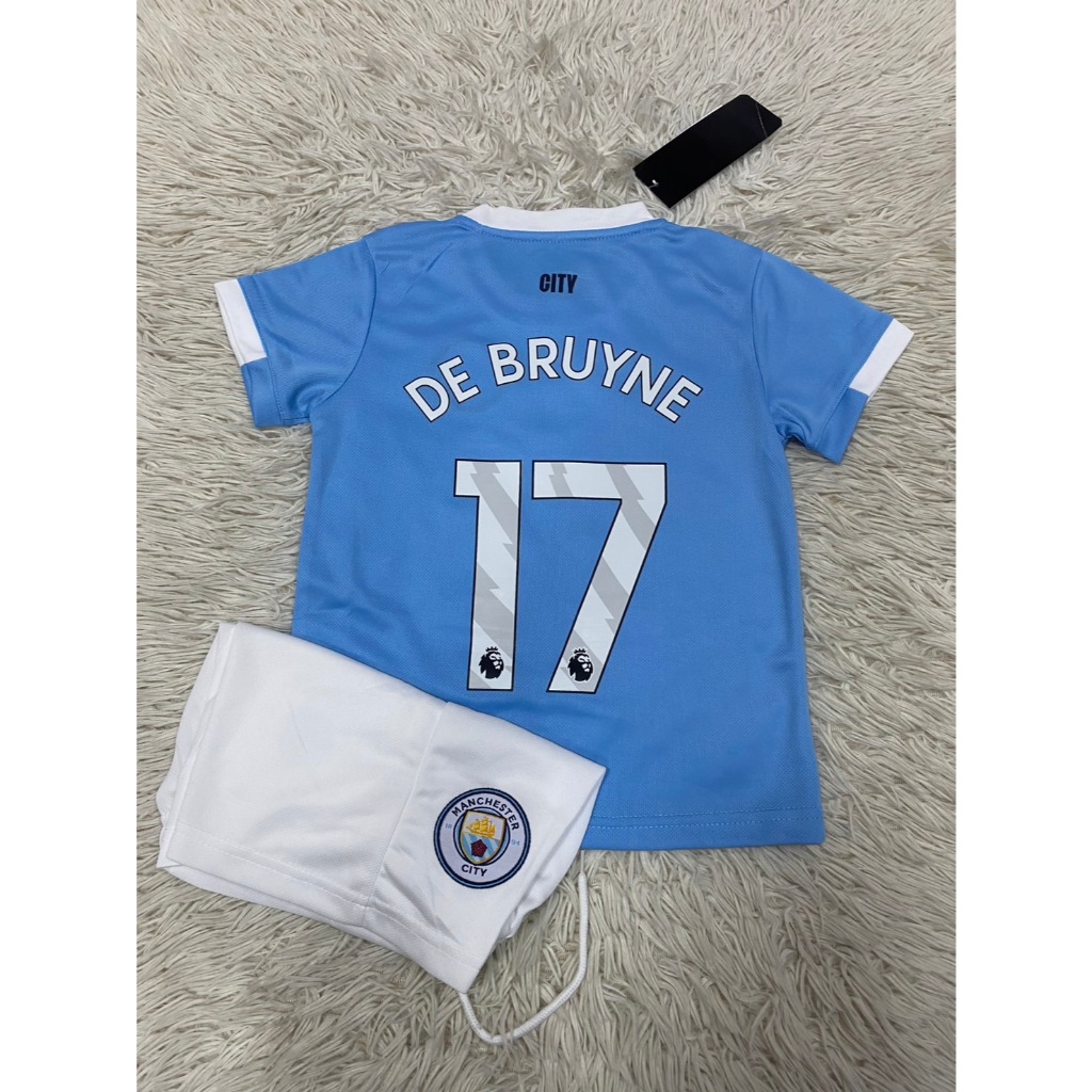 เสื้อบอลเด็กทีมเเมนเชสเตอร์ซิตี้เบอร์17ชื่อเดอะบรอย ใหม่ล่าสุด เสื้อ+กางเกง ราคา ถูกที่สุด ดีลบีเคเค แกลเลอรีภาพที่ 2