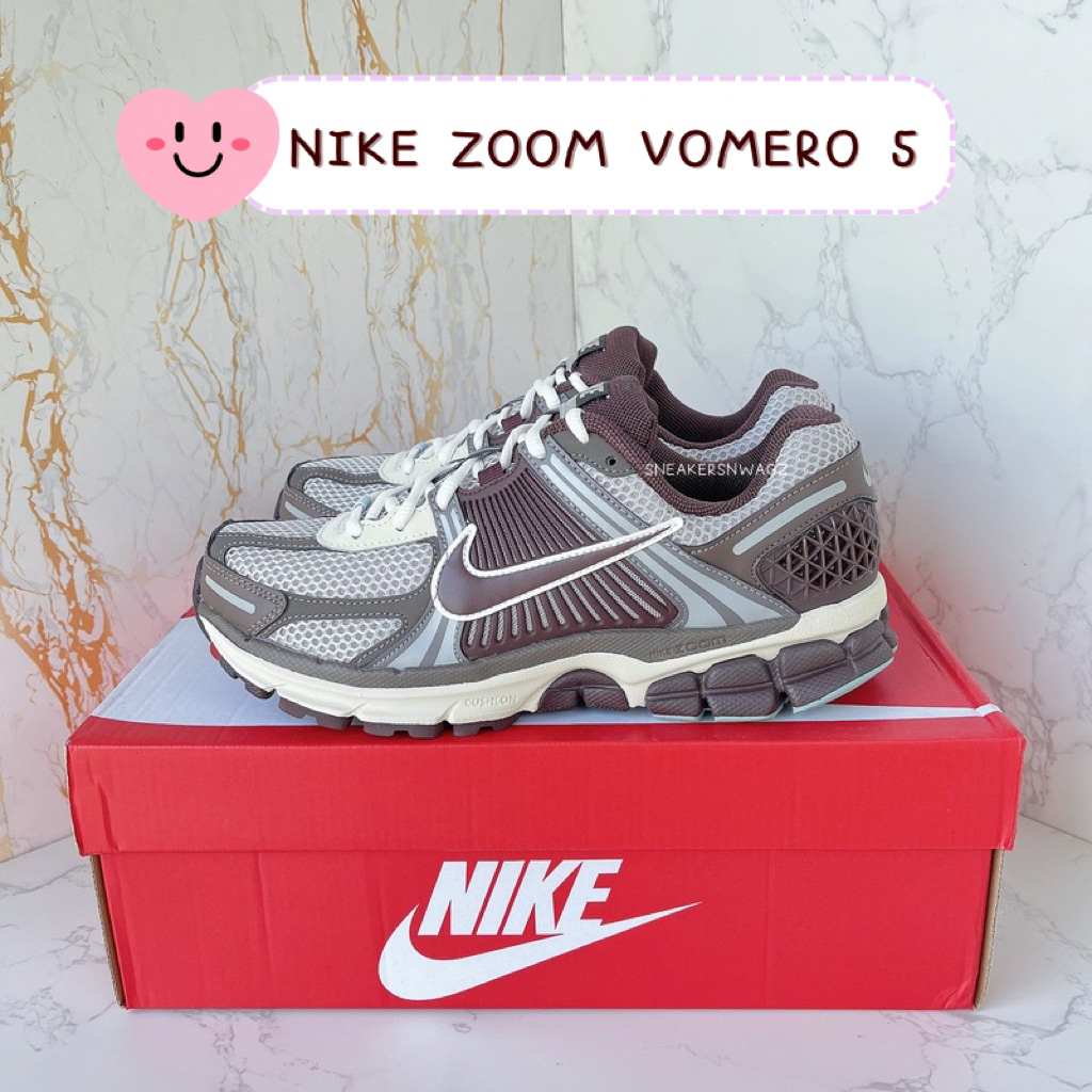 [พรีออเดอร์] รองเท้า Nike Zoom Vomero 5 - (FD9920-022) Color: Earth/Fossil