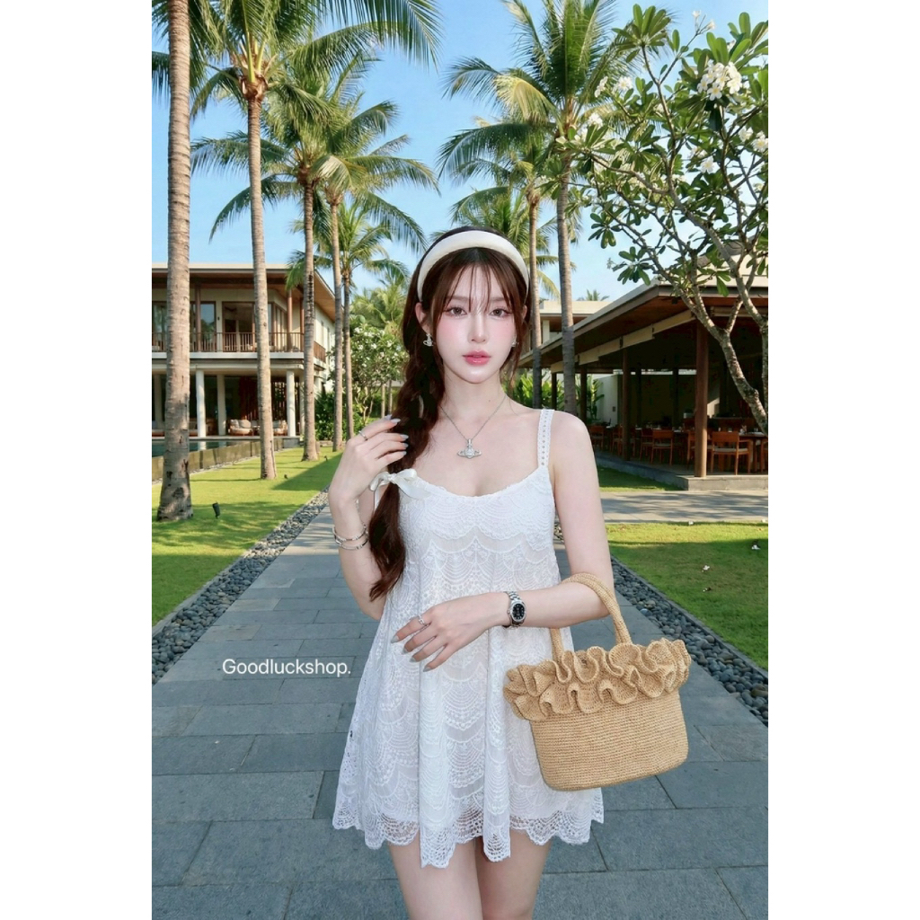 เสื้อทรงยาวกึ่งมินิเดรส ทรงA ผ้าลูกไม้ ลายโค้งคล้ายคลื่น/พัด ซ้อนกันเป็นชั้นๆ
