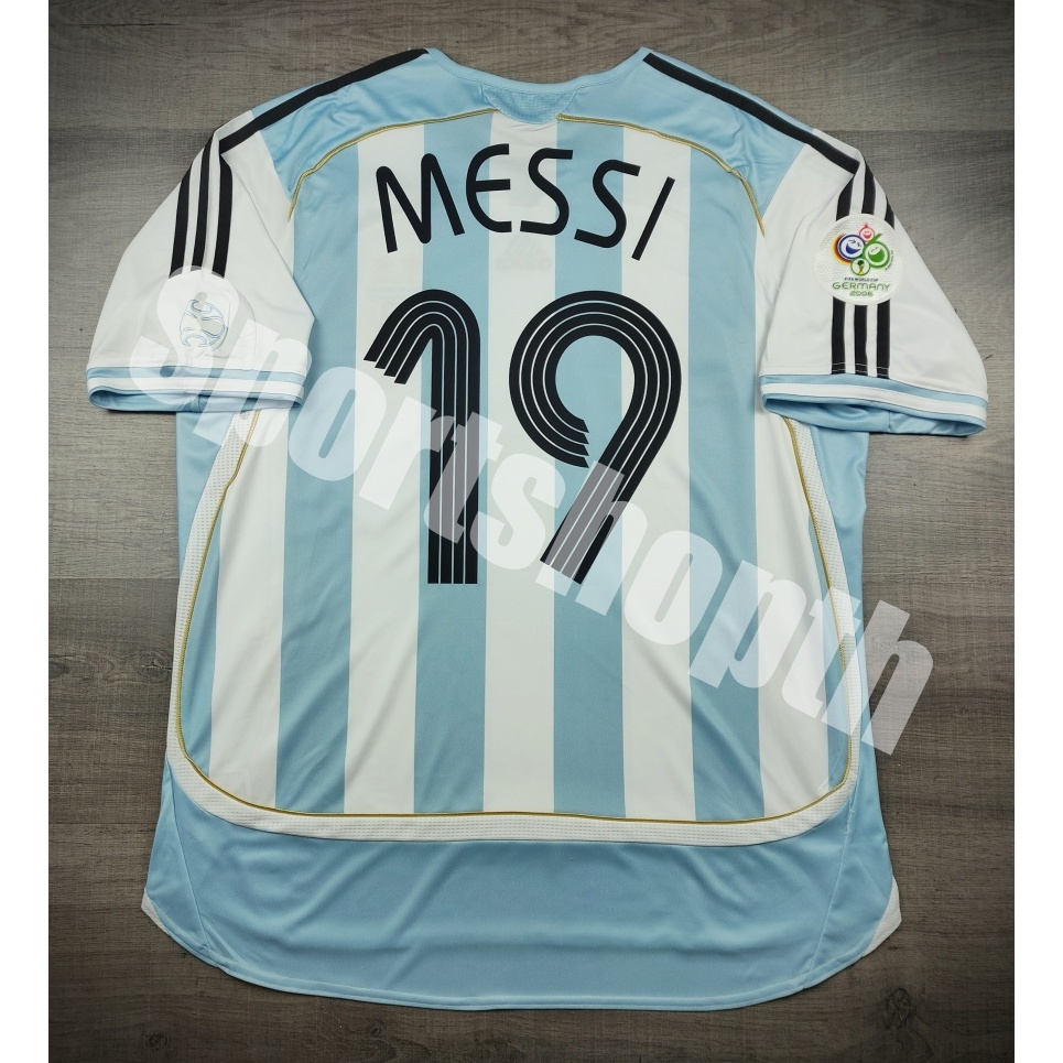 RETRO เสื้อฟุตบอลทีมชาติ อาร์เจนติน่า Home ฟุตบอลโลกปี 2006 เบอร์ชื่อ 10 RIQUELME 19 MESSI