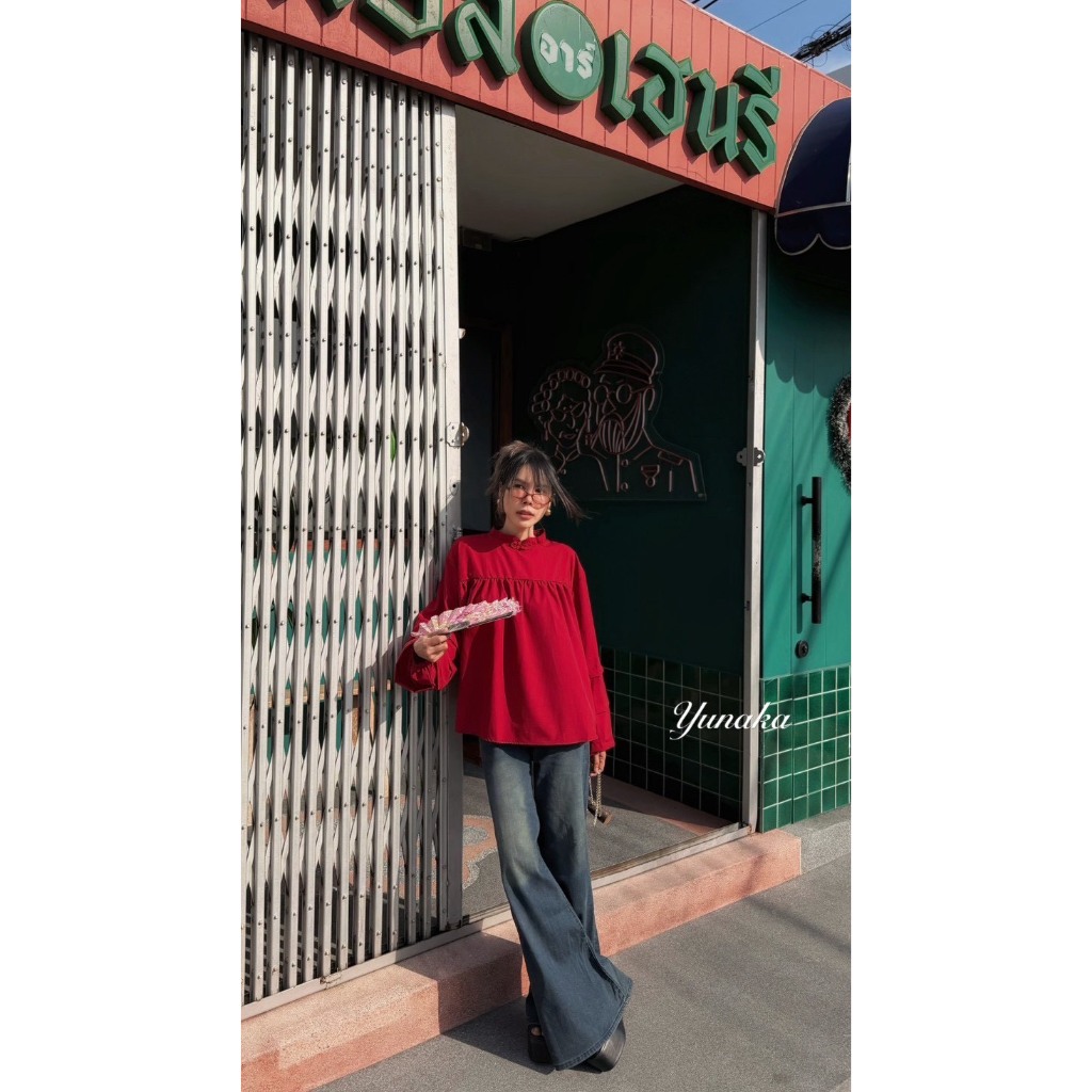 เสื้อคอตั้งแต่งกระดุมจีน แขนยาวทรงปล่อยๆ ดีเทลช่วงแขนตีเกล็ดเพิ่มความพองๆ เสื้อใส่ตรุษจีน yunaka - รูปที่ 3