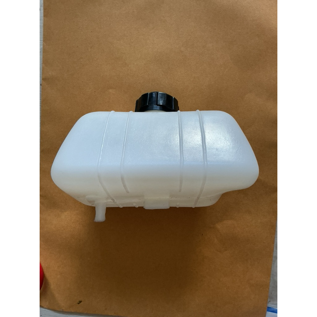 ถังน้ำมันเครื่องตัดหญ้ารุ่นNB03/NB04(รุ่นเก่า)