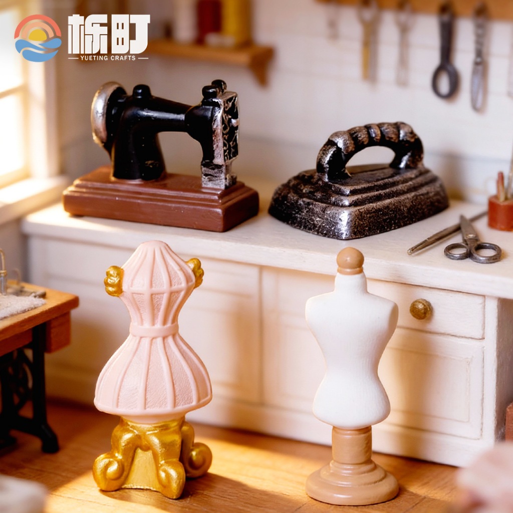 j732ห้องเสื้อจำลองของจิ๋วขาย
