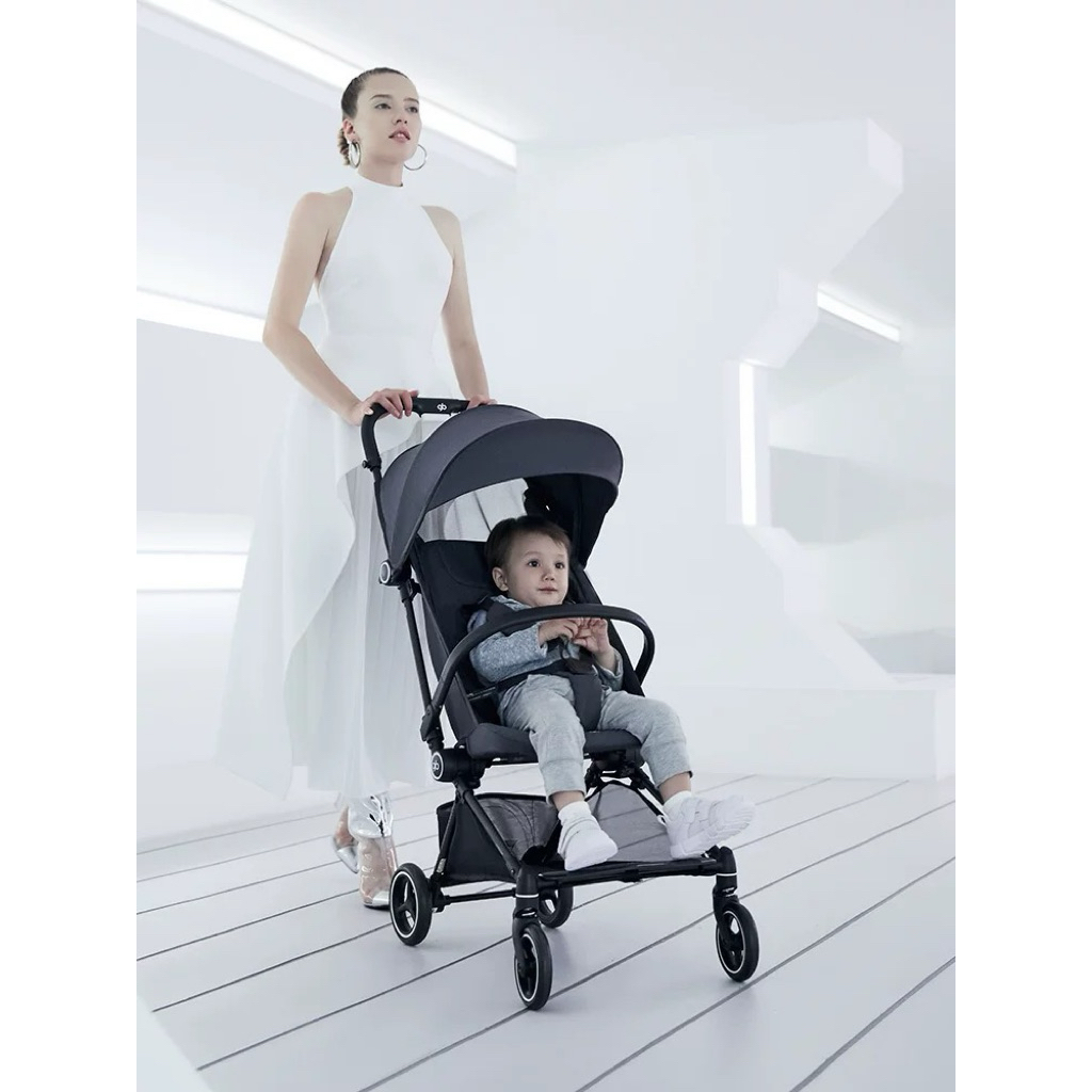 รถเข็นเด็ก GB รุ่น FYN  สี Gray (มือสอง) : รถเข็นพับเล็ก ถือขึ้นเครื่องบินได้ น้ำหนักเบาเพียง 3.9kg