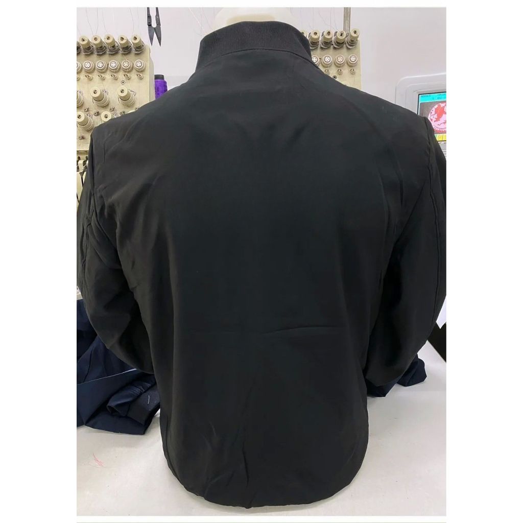 เสื้อแจ็คเก็ต สำนักงานอัยการสูงสุด สีดำ  (พร้อมปัก) มีแบบปักหน้าอก1 จุด และปัก 2 จุด อก+แขน ปักด้ายสีเทาอ่อน - รูปที่ 2