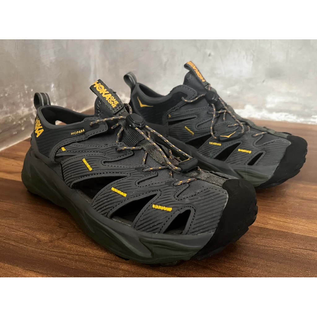 รองเท้ามือสอง Hoka Hopara