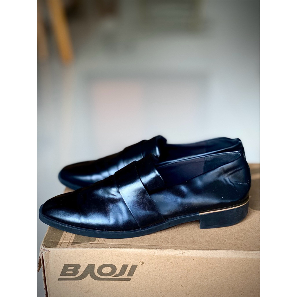 รองเท้า Charles & Keith Square Toe Penny Loafers - Black มือสองของแท้