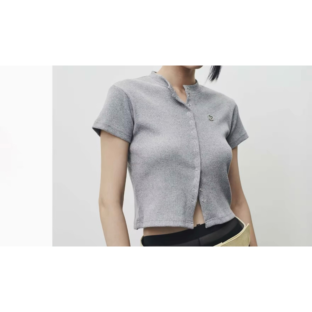Daily Squad Stone Snap Round Neck Shirt มือสอง ไซส์ s สีเทา, Metal Snap Buttons Arranged on Dsq