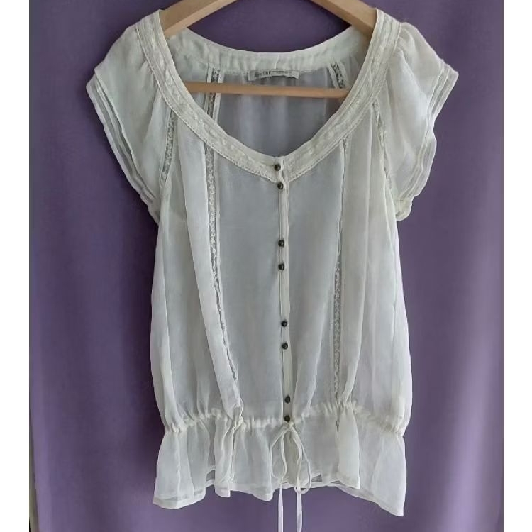 เสื้อ ผ้าชีฟองทราย คอแต่งลูกไม้ ปักเลื่อม แบรนด์ญี่ปุ่น TRF