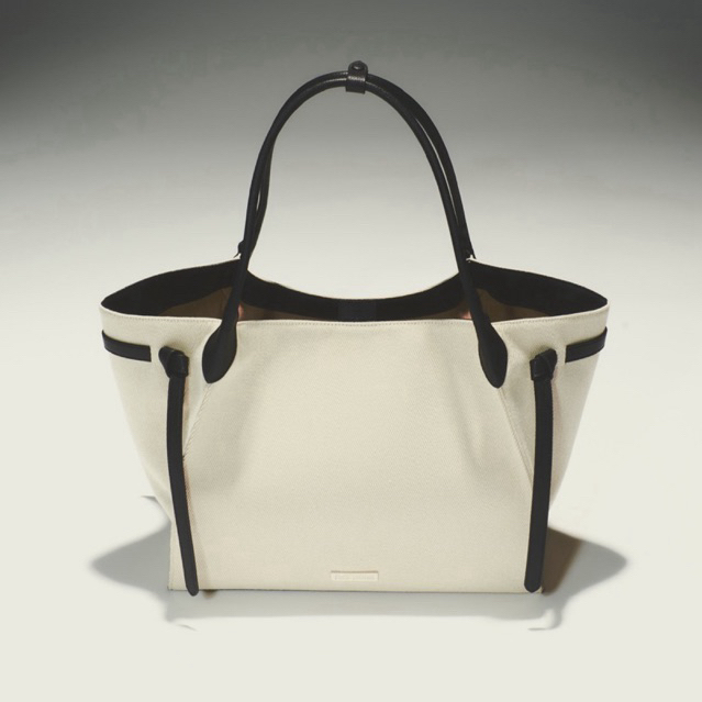 STUDIO UNKNOWN - Shane Canvas Tote Bag กระเป๋าผ้าแคนวาสหูจับเป็นหนังใบใหญ่มีช่องเล็กด้านใน
