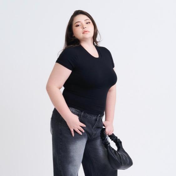 Atipashop - Shape&Shine Top เสื้อยืดคอกลมแขนสั้น ผ้ายืดนุ่ม ใส่สบาย