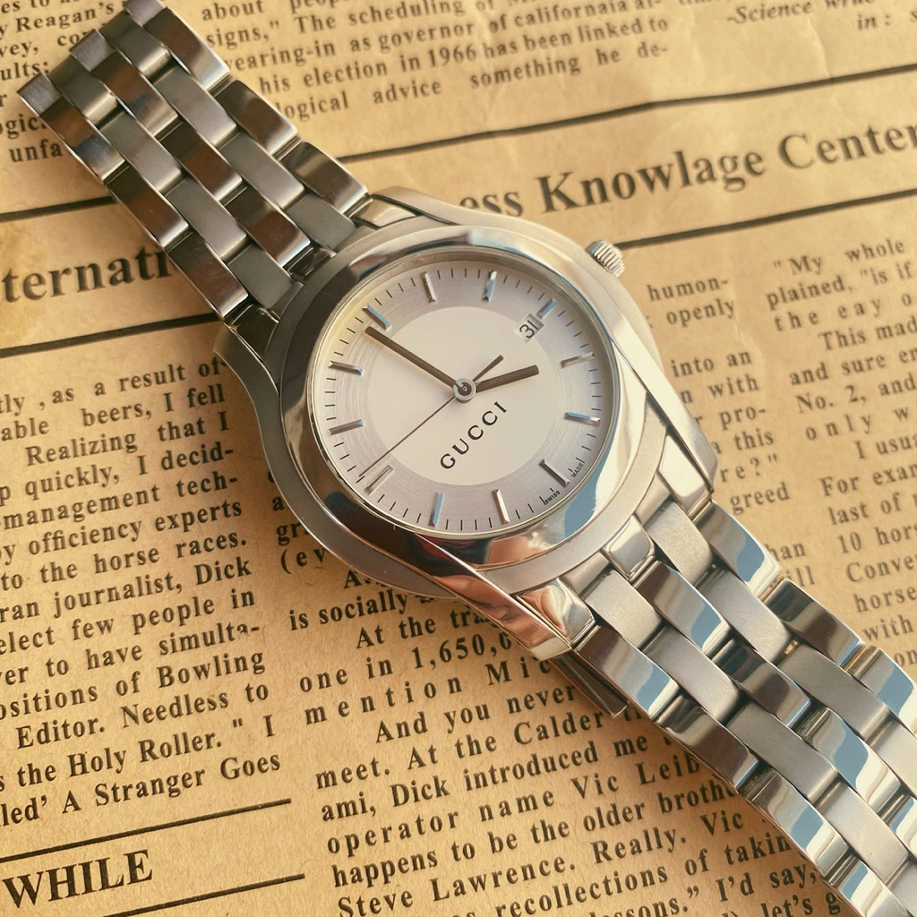 นาฬิกาGucci5500XLขนาดหน้าปัด42รวมเม็ดมะยมมาพร้อมกล่องอุปกรณ์ครบ