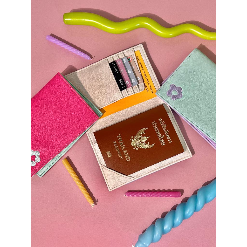 CROSS CULTURE - CIAO PASSPORT HOLDER กระเป๋าใส่พาสปอร์ตสีสันสดใส