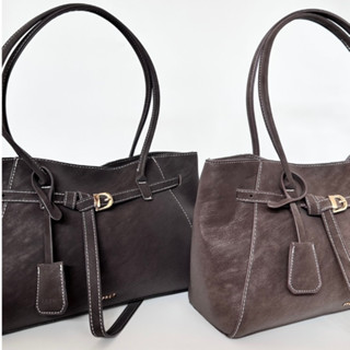 RREM กระเป๋าบาร์เล่ ทรงสาวย วัสดุ หนังกลับอย่างดี สะพายขึ้นไ…