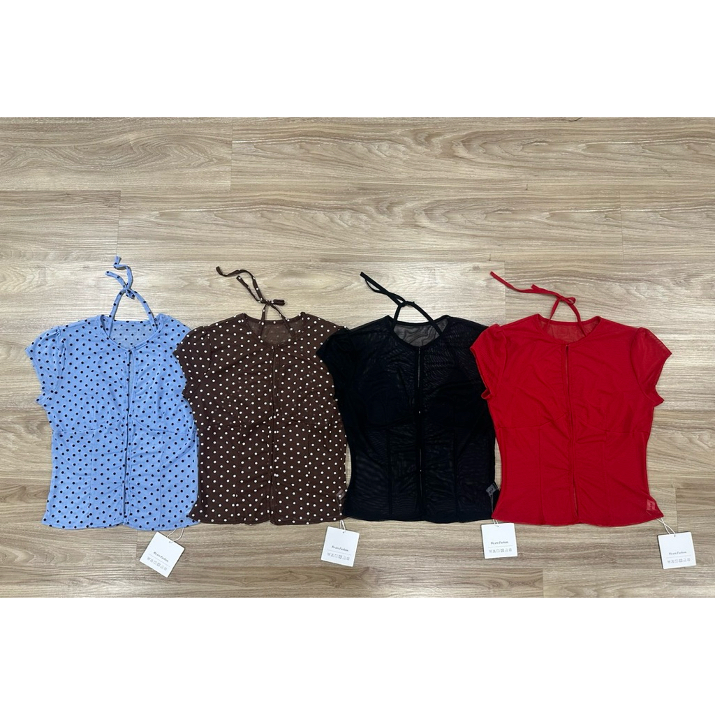 BY IRA (2026-103) Lennor  Top เสื้อยืดแขนสั้น ลายจุด สายคล้องคอ คอวี มีตะขอด้านหน้า เนื้อผ้าใส่สบาย รูปที่ 7