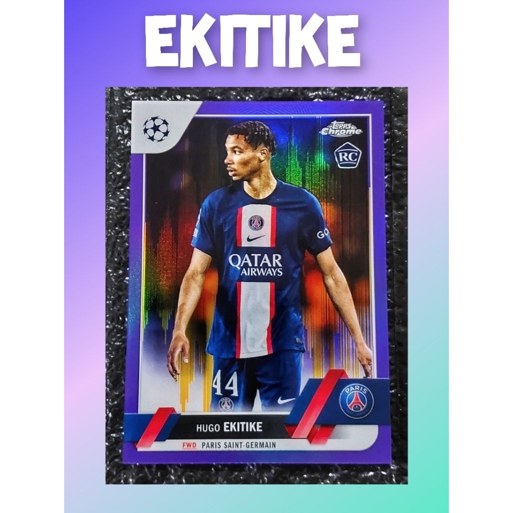 การ์ดฟุตบอล  Topps Chrome UEFA Club Competitions - Hugo Ekitike  Purple & Gold Seismic Refractor (RC