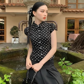 B&R พร้อมส่ง เสื้อแขนสั้นผู้หญิง เสื้อลายจุด ผ้าสวมใส่สบาย น่ารักแบบเกาหลี สายรัดหลัง การลดน้ำหนัก ขนาด S-2XL