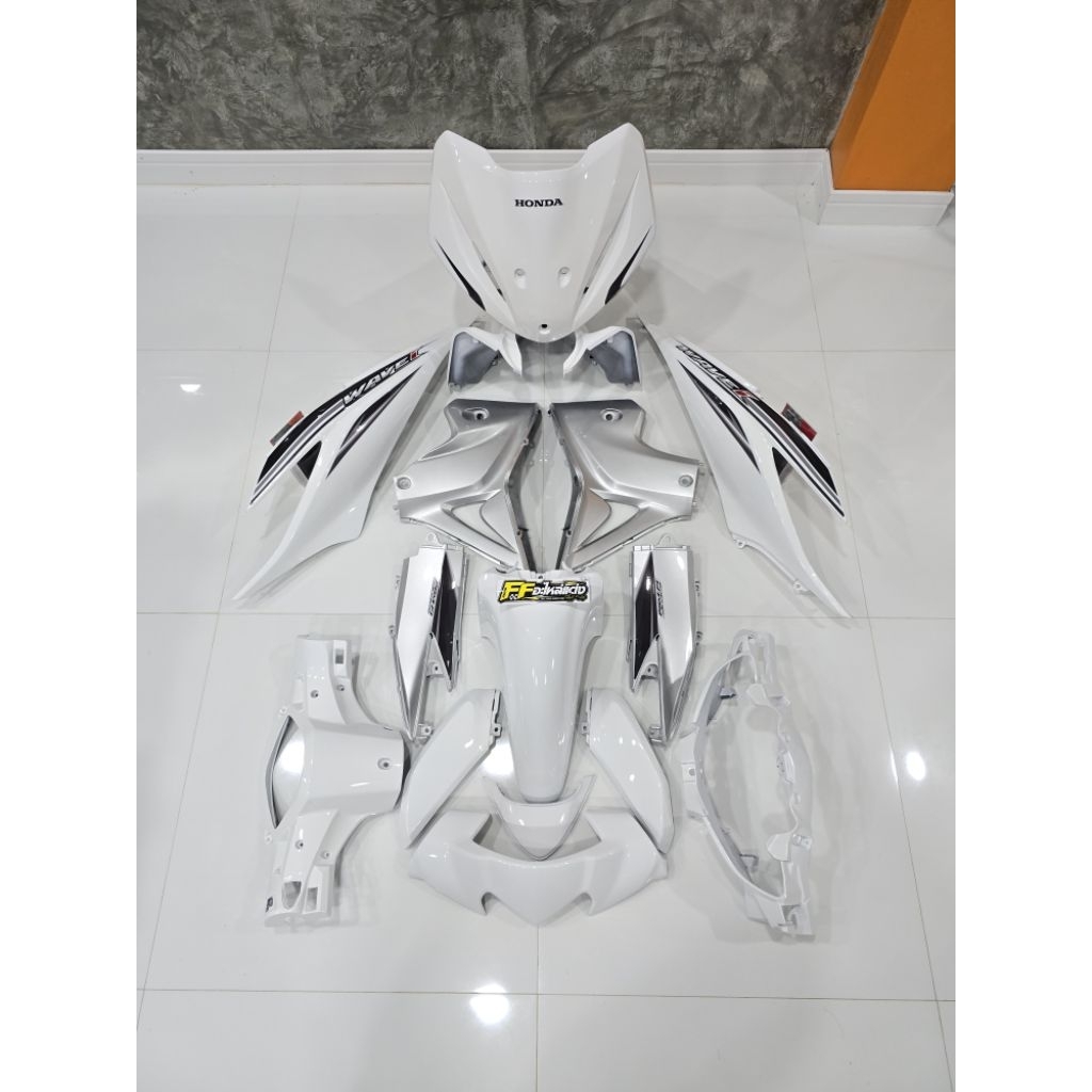 ชุดสีเวฟ110iสีขาวกลางบอล ปี2011-2018งานABS/ติดลายครบ