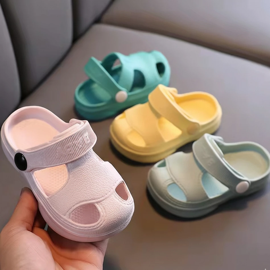Babyonline(X388)ชั้น2 (ส่งด่วน1วัน)รองเท้าแตะรัดส้นแฟชั่นสำหรับเด็กผู้หญิงและเด็กผู้ชาย พื้นมีกันลื่นรูปหมี