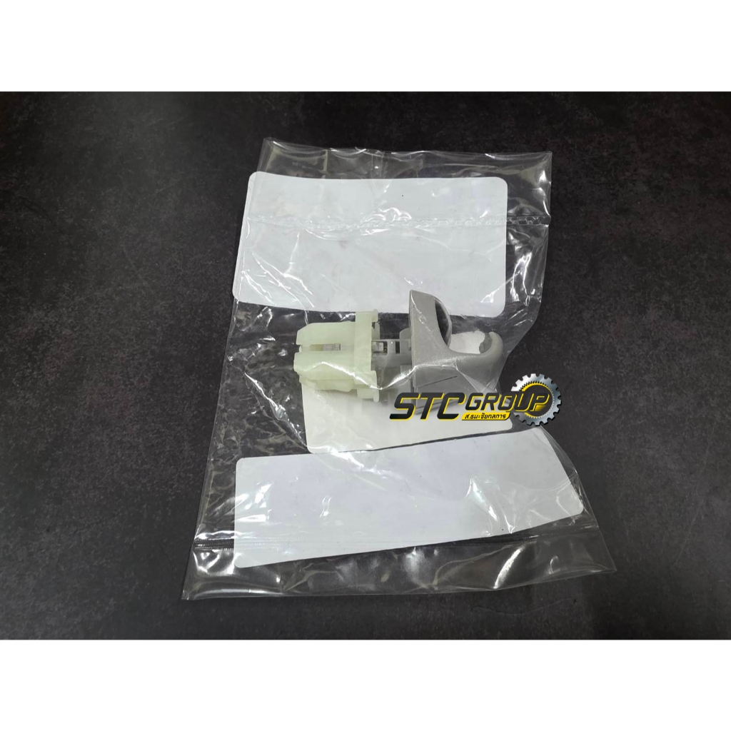 ขายึดที่บังแดดหน้า Toyota Revo / Fortuner / Hilux Champ ( Toyota แท้ศูนย์ 100% )