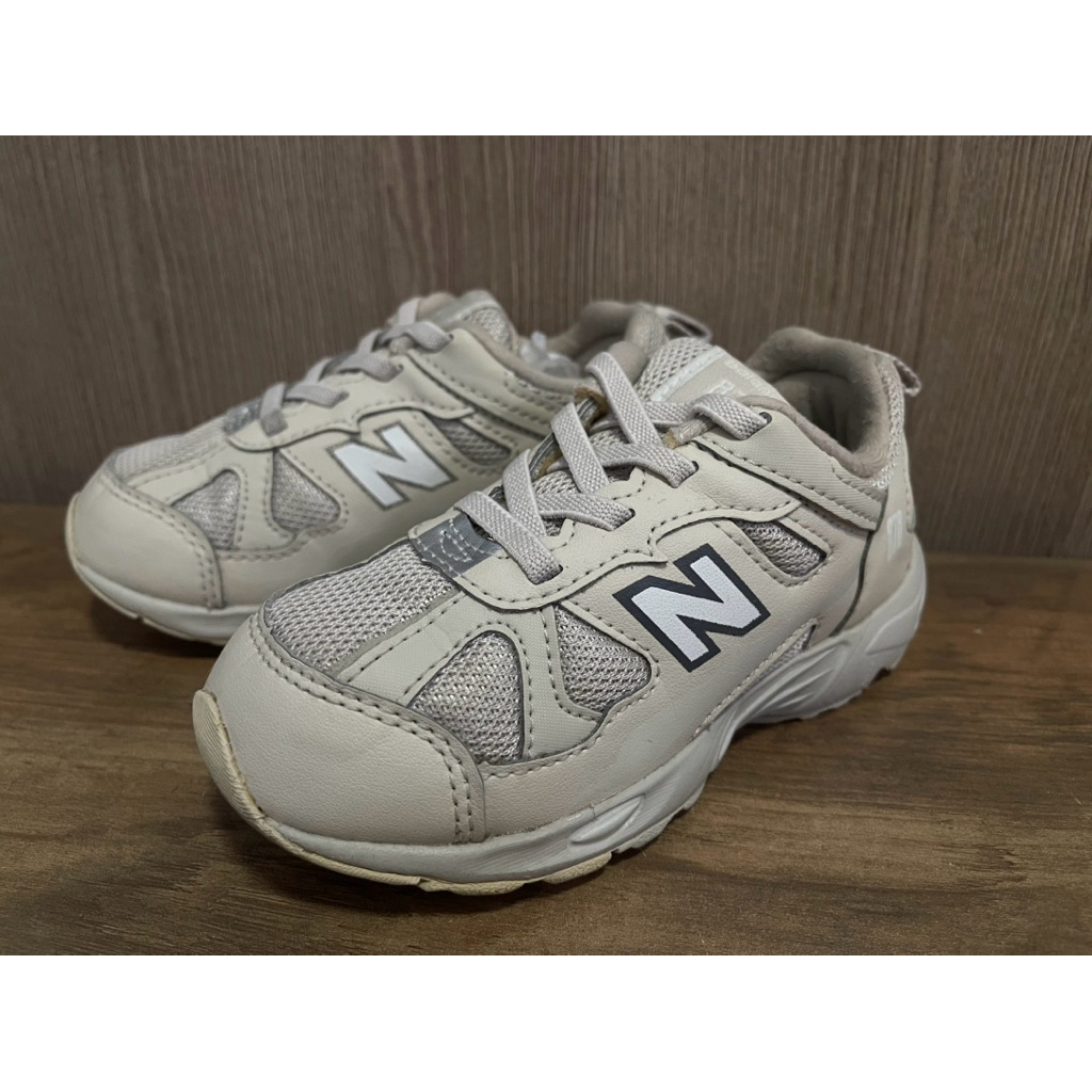 New balance 878 สีครีม size16 cm