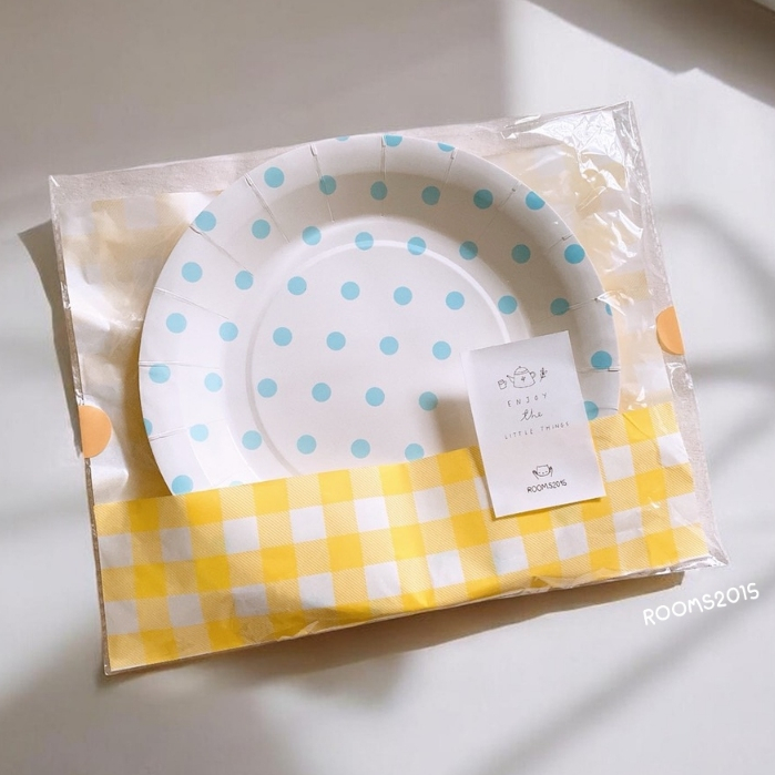 (แพ็ค 12 ใบ) จาน จานกระดาษ ลายจุด ขนาด 22.5 ซม. พร็อพ ถ่ายรูป ของตกแต่ง ใส่ขนม