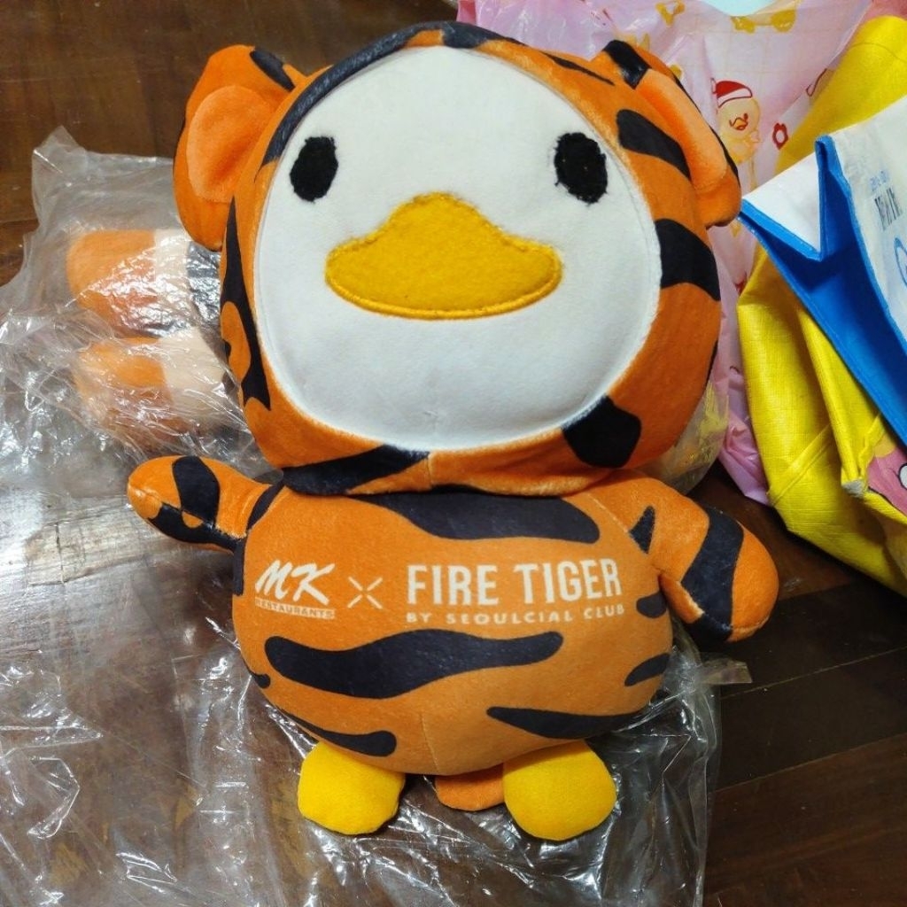 ตุ๊กตาเป็ด MK x Fire Tiger