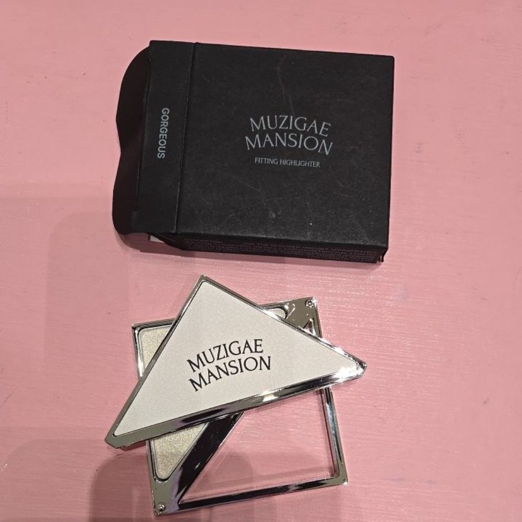 Muzigae Mansion fitting highlingter