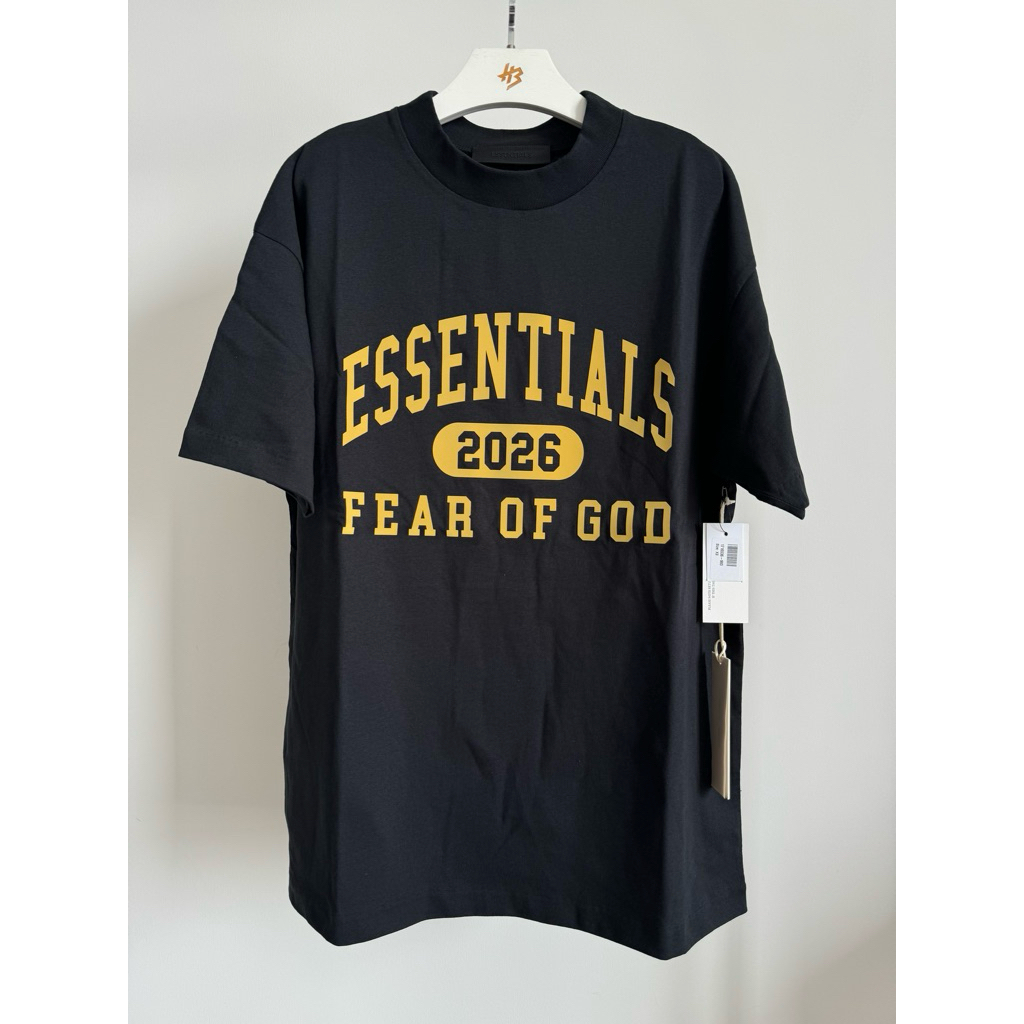 [ของแท้] FOG ESSENTIALS 2026 LOGO TEE BLACK (Exclusive) [ไม่มีถุงซิป] พร้อมส่ง