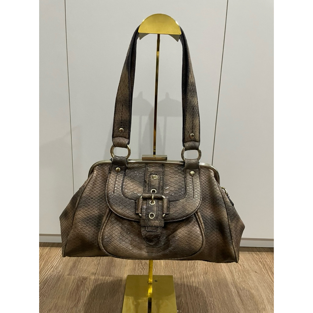 กระเป๋าสะพายไหล่ Nine west