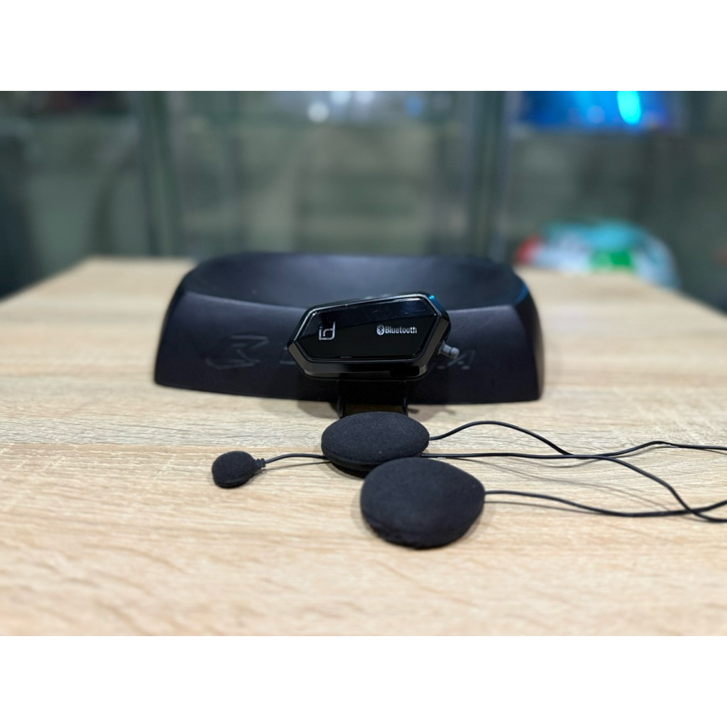 📣 บลูทูธติดหมวกกันน็อค +ลำโพง+ไมค์อ่อน📣 (ยี่ห้อ Id221 Moto A2 Plus )