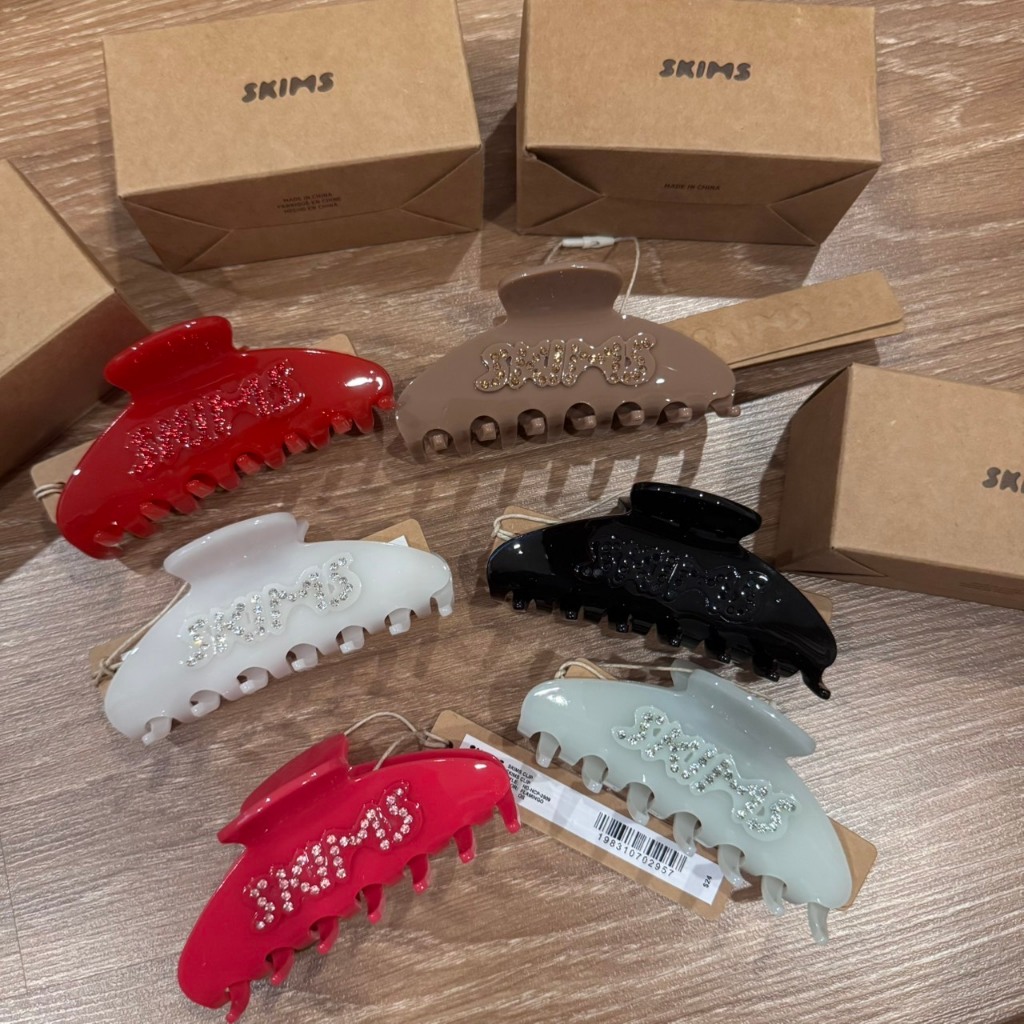 (ส่งด่วน) พร้อมส่ง SKIMS กิ๊ฟหนีบผม มี 4 สี พร้อมกล่อง