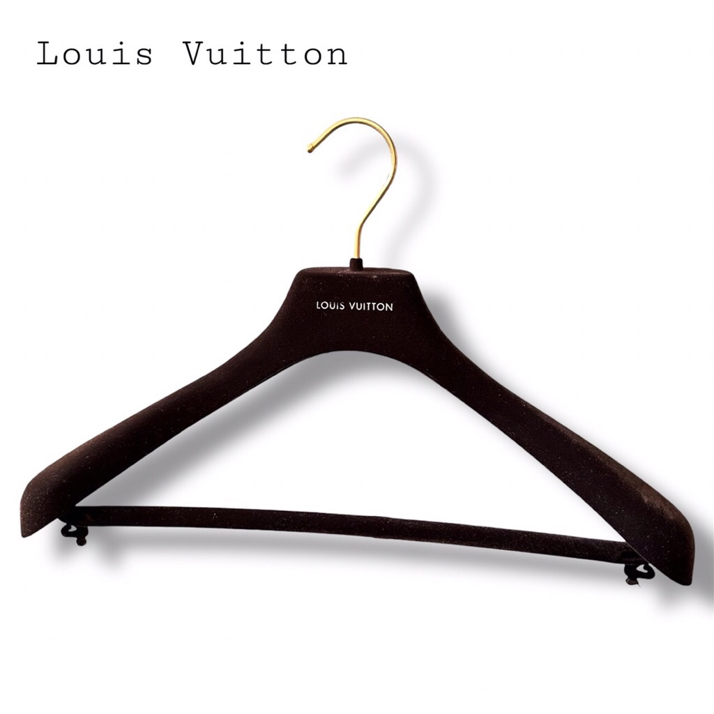 Louis Vuitton ไม้แขวนเสื้อกำมะหยี่