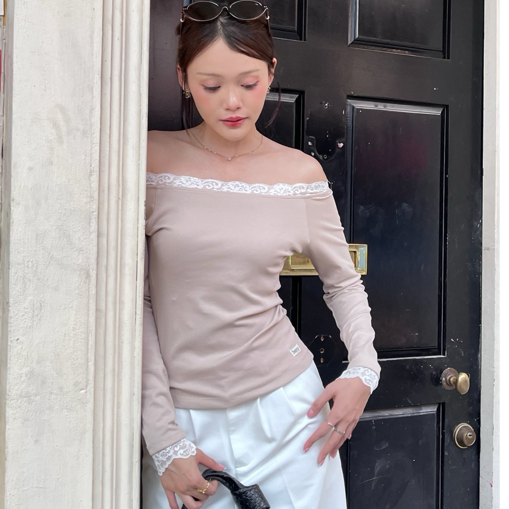 BEMYCHIC เสื้อปาดไหล่แต่งลูกไม้ รุ่น Lucy top รูปที่ 7