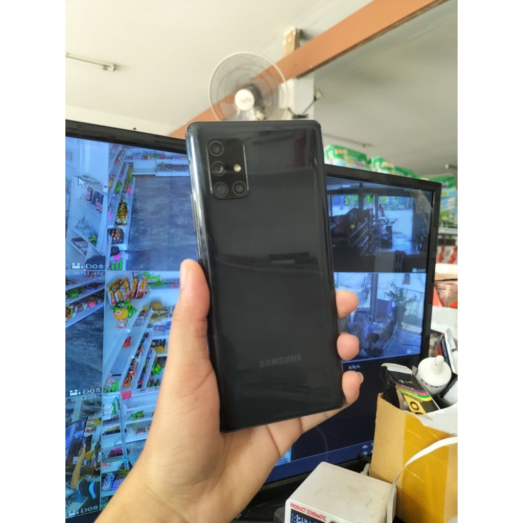 samsung a71 5g จอมีดำริตามรูป เดิมๆใช้งานได้ปกติจอเบิร์น